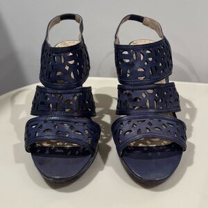 ADRIENNE VITTADINI HEELS.  NAVY BLUE.  SIZE 9